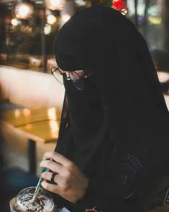 hijab girl pic
