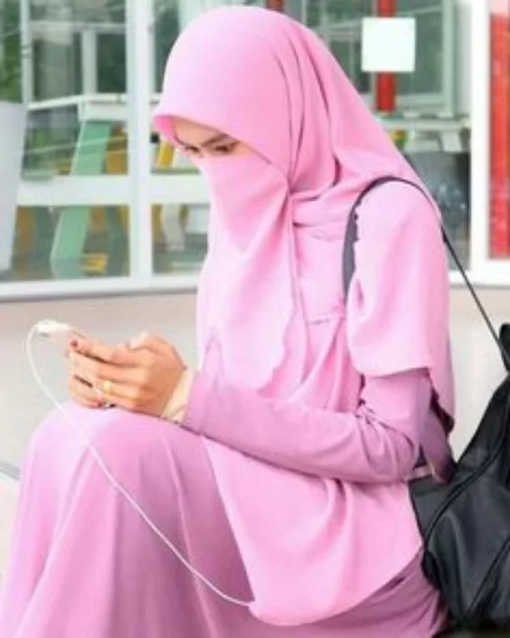 cute hijab girl pic