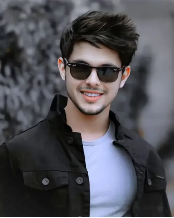 ছেলেদের প্রোফাইল পিকচার