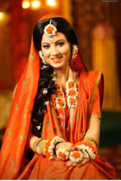 গায়ে হলুদের শাড়ি