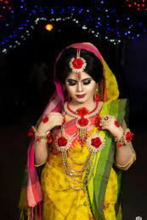 গায়ে হলুদের শাড়ি