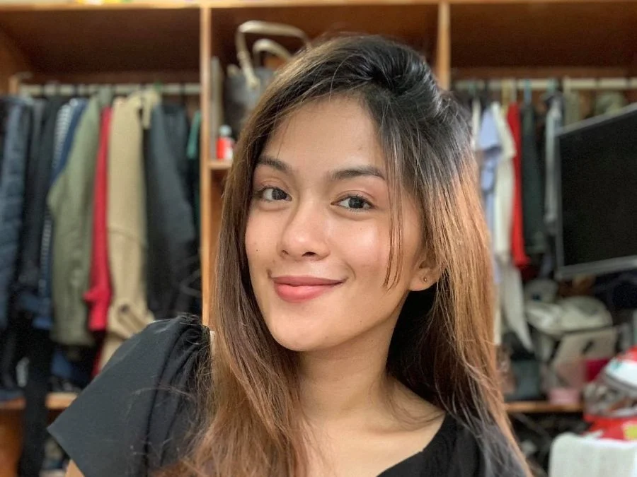 দুষ্ট মেয়েদের পিক ডাউনলোড