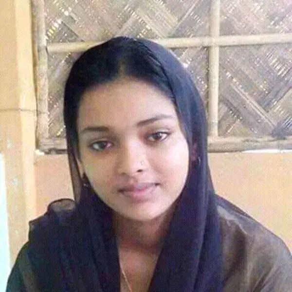 গ্রামের মেয়েদের পিকচার