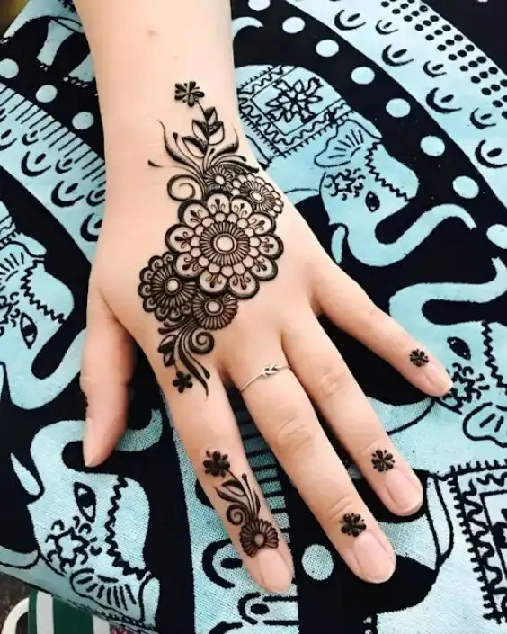 Simple Mehndi Design Photo