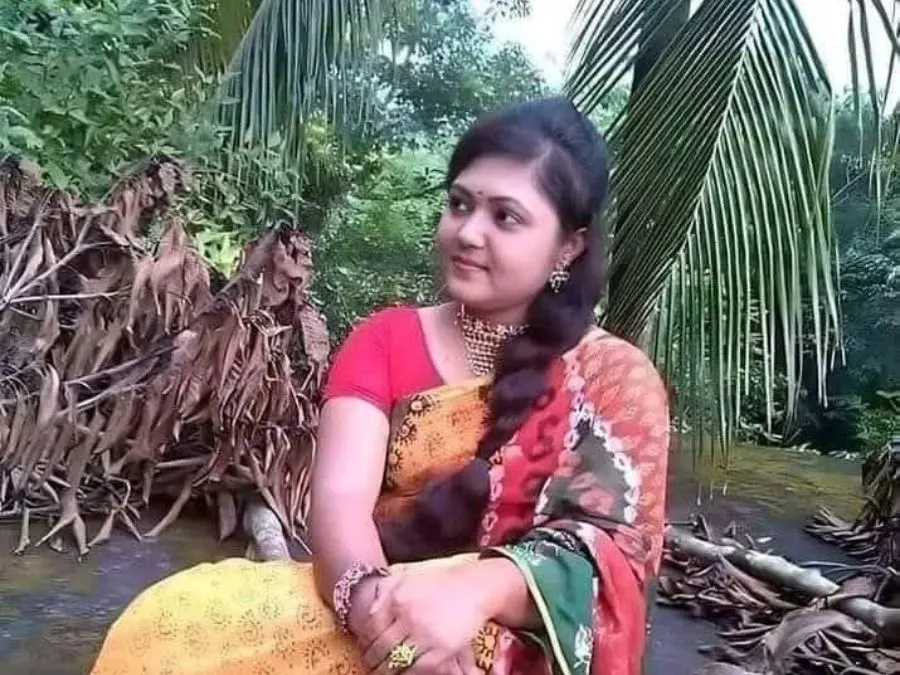 গ্রামের মেয়েদের পিক