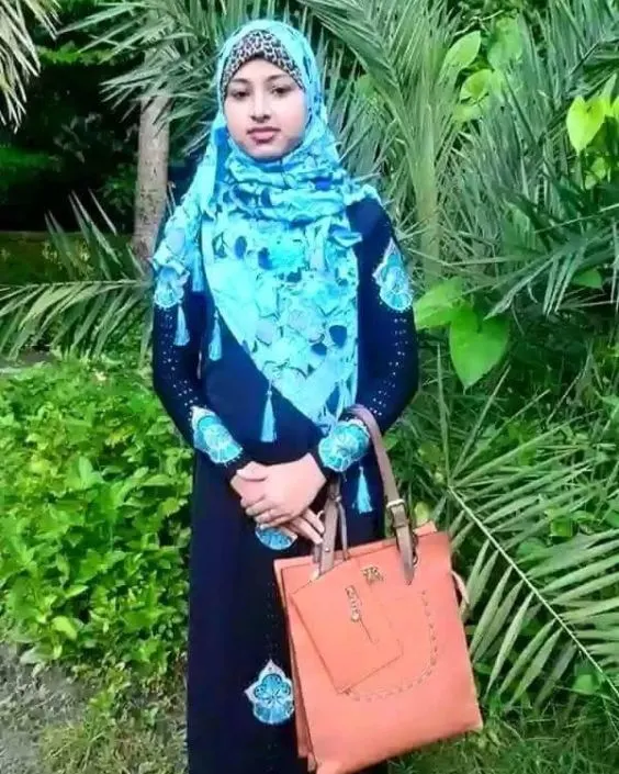 গ্রামের মেয়েদের পিক