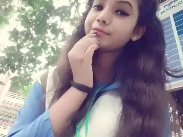 দুষ্ট মেয়েদের পিক