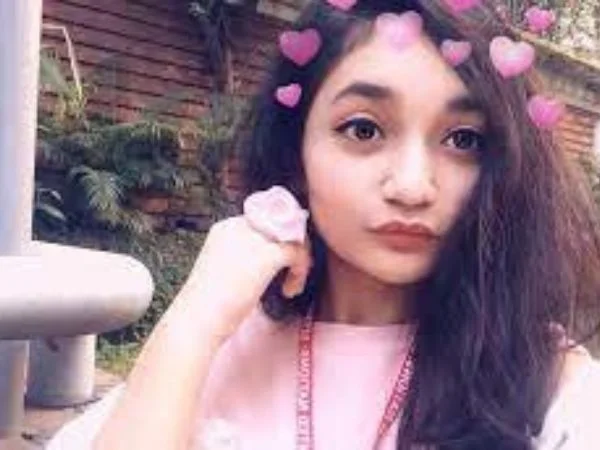 দুষ্ট মেয়েদের পিক
