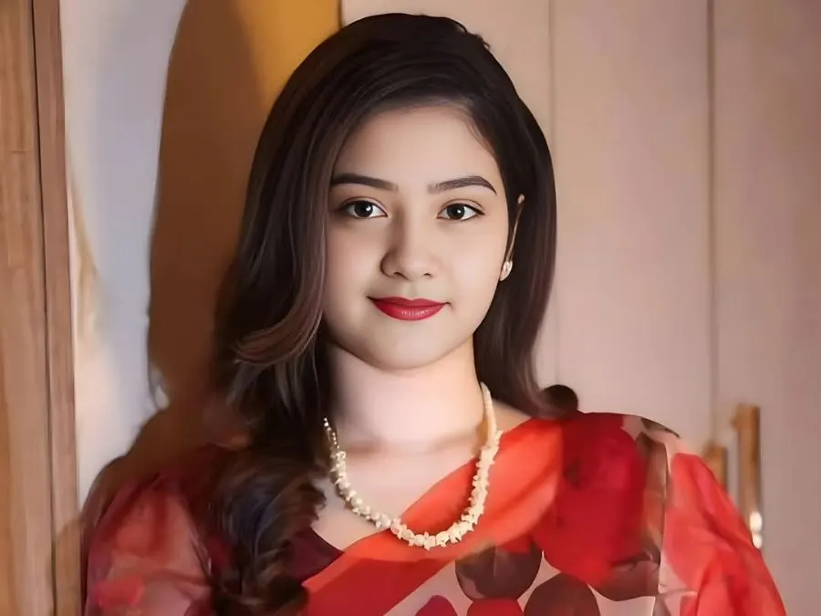 গ্রামের মেয়েদের পিক