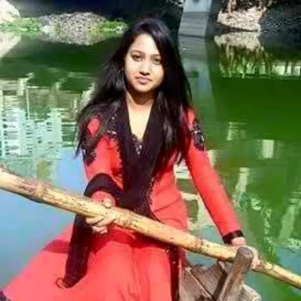 গ্রামের মেয়েদের পিকচার