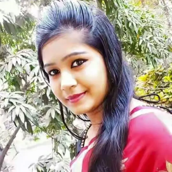 গ্রামের মেয়েদের পিকচার