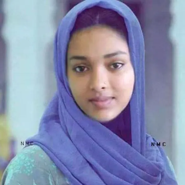গ্রামের মেয়েদের পিকচার
