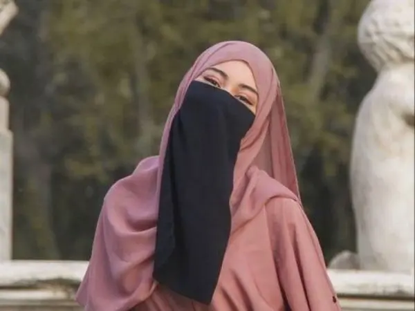 বোরকা পরা পিক