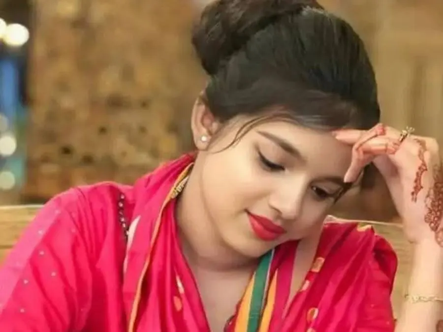 গ্রামের মেয়েদের পিকচার