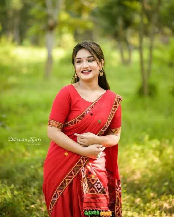 দুষ্ট মেয়েদের পিকচার
