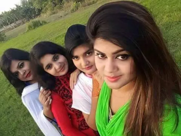 গ্রামের মেয়েদের পিক ডাউনলোড