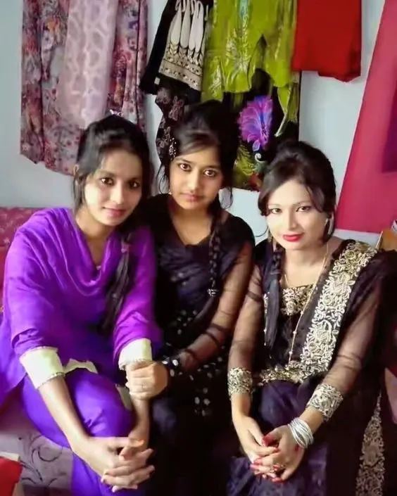 গ্রামের মেয়েদের পিক ডাউনলোড