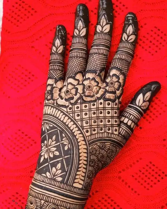 ব্রাইডাল মেহেদী ডিজাইন