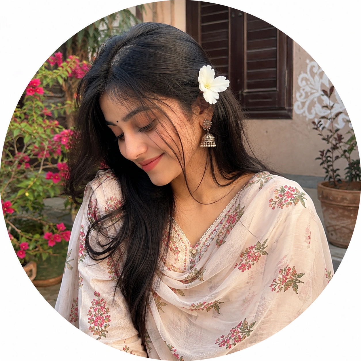 150+ কিউট মেয়েদের প্রোফাইল পিক আইডিয়া: সুন্দর ও স্টাইলিশ ছবি বাছাই